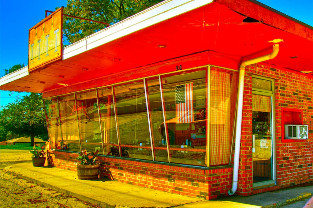 photo of a roadside diner