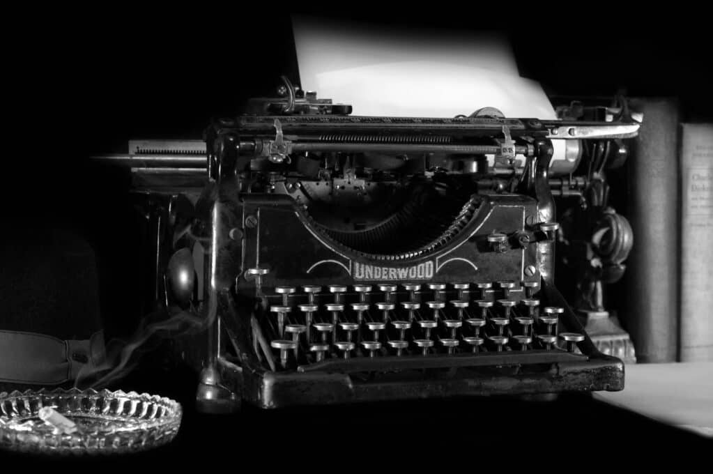black and white photo of vintage typewriter